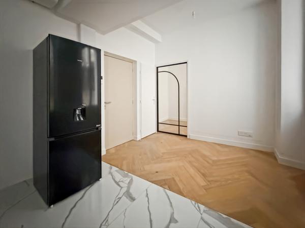 Marseille (13001) À Louer – Petit T2 de 20,70m2 rénové avec climatisation – Rue Glandevès – Proximité Vieux-Port