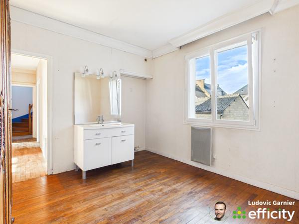 Immeuble
        
        - 180 m² 199 900 € *