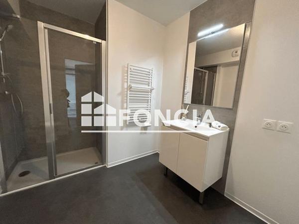 Location Studio 27.77 m² - 53, RUE DES FRERES LUMIERE Caen 14000