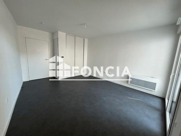 Location Studio 27.77 m² - 53, RUE DES FRERES LUMIERE Caen 14000