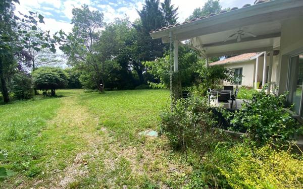 Maison à vendre    6 pièces •  Sainte-Eulalie