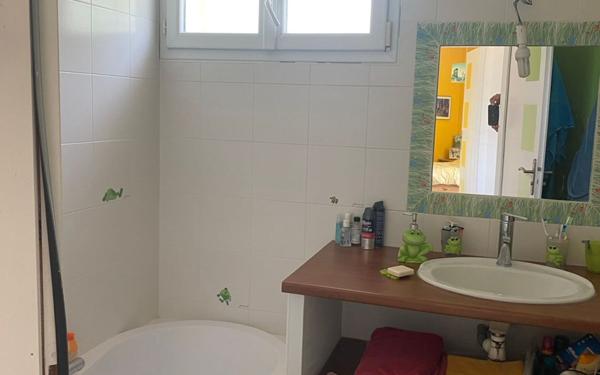 Maison à vendre    6 pièces •  Sainte-Eulalie