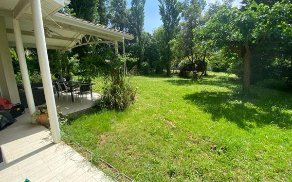 Maison à vendre    6 pièces •  Sainte-Eulalie