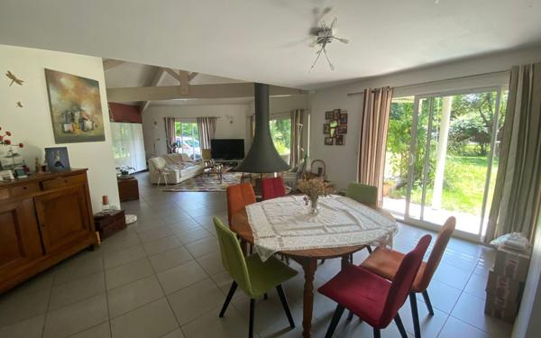 Maison à vendre    6 pièces •  Sainte-Eulalie