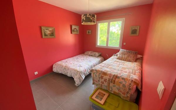 Maison à vendre    6 pièces •  Sainte-Eulalie