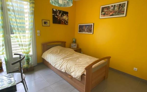 Maison à vendre    6 pièces •  Sainte-Eulalie