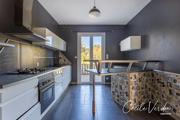 Maison à vendre 5 pièces, Bergerac 4 chambres sur 257 m2 de terrain