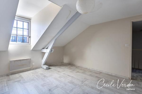 Maison à vendre 5 pièces, Bergerac 4 chambres sur 257 m2 de terrain