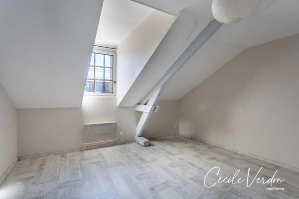 Maison à vendre 5 pièces, Bergerac 4 chambres sur 257 m2 de terrain