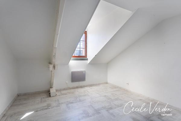 Maison à vendre 5 pièces, Bergerac 4 chambres sur 257 m2 de terrain