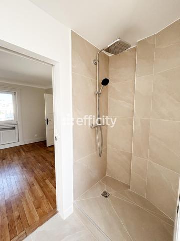 Appartement
         3 pièces
        - 72 m² Bien prestige 680 000 € *