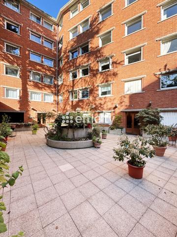 Appartement
         3 pièces
        - 72 m² Bien prestige 680 000 € *