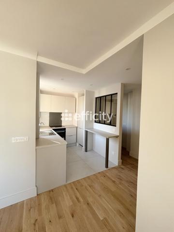 Appartement
         3 pièces
        - 72 m² Bien prestige 680 000 € *