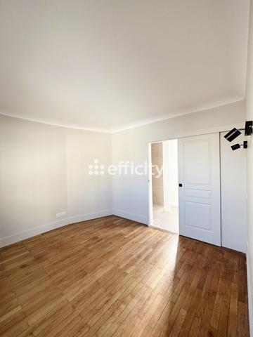 Appartement
         3 pièces
        - 72 m² Bien prestige 680 000 € *