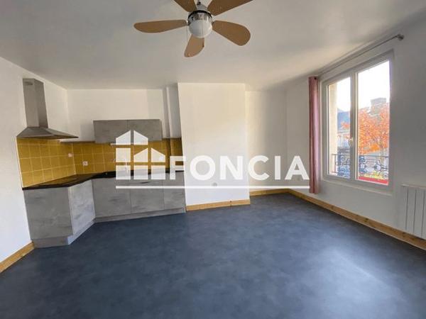 Location Appartement 2 pièces 44.79 m² - 130 BOULEVARD D'ESTREES Chatellerault 86100