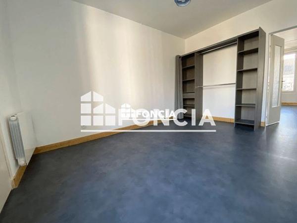 Location Appartement 2 pièces 44.79 m² - 130 BOULEVARD D'ESTREES Chatellerault 86100