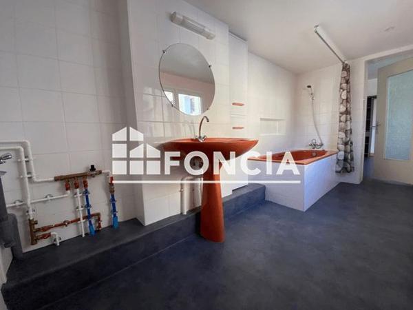 Location Appartement 2 pièces 44.79 m² - 130 BOULEVARD D'ESTREES Chatellerault 86100