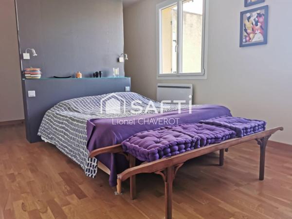 Maison 4 chambres en impasse, 200m², 1000m² terrain, piscine