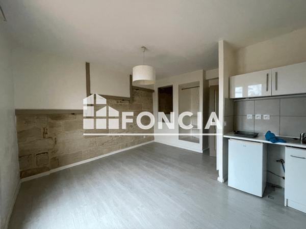 Location Studio 20.63 m² - 14 AVENUE GENERAL VINCENT Uzes 30700