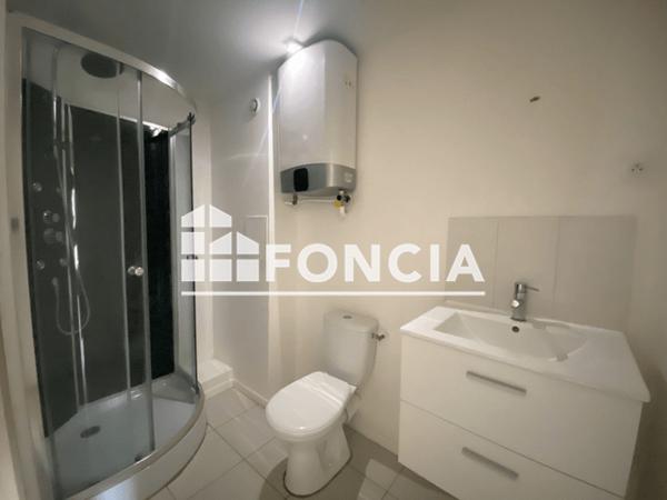 Location Studio 20.63 m² - 14 AVENUE GENERAL VINCENT Uzes 30700