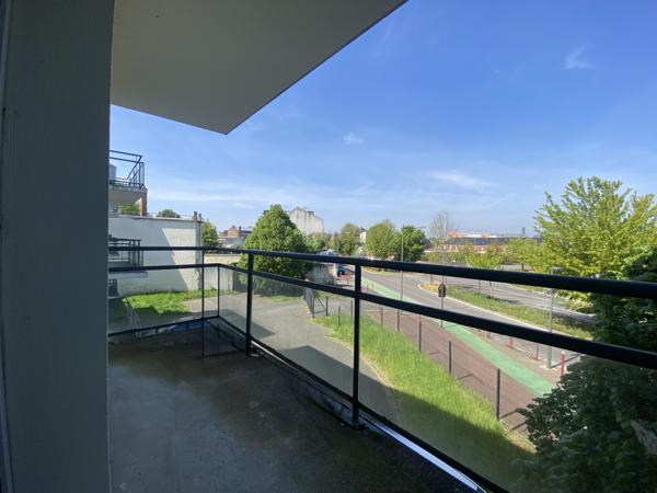 Appartement
         2 pièces
        - 48 m² 88 500 € *