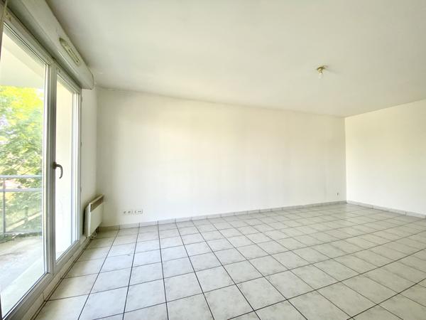 Appartement
         2 pièces
        - 48 m² 88 500 € *