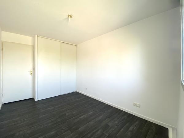 Appartement
         2 pièces
        - 48 m² 88 500 € *