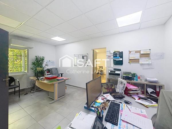 IMMEUBLE MIXTE  A CASTELNAU LE LEZ