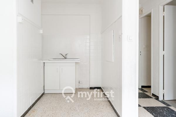 Six-Fours-les-Plages (83140) Cœur de ville de Six-Fours : appartement T2 avec garage