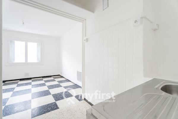 Six-Fours-les-Plages (83140) Cœur de ville de Six-Fours : appartement T2 avec garage