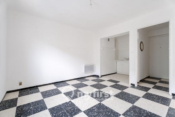 Six-Fours-les-Plages (83140) Cœur de ville de Six-Fours : appartement T2 avec garage