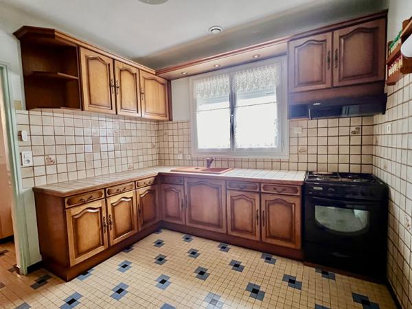 maison de plain-pied de 97m2 avec dépendances et jardin, 3 chambres