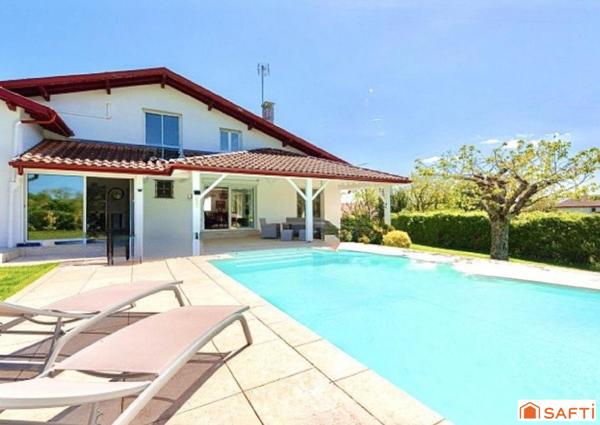 Villa d’exception – Vue Pyrénées, piscine & confort luxe