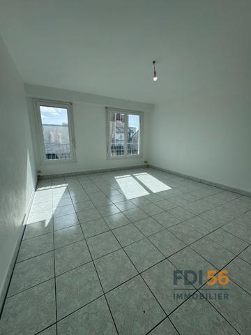 À VENDRE - APPARTEMENT - 65 m2 - PARKING ET CHAUFFAGE COMPRIS , Lorient