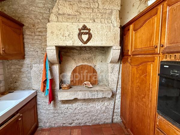 🏡 Maison en pierre pleine de caractère avec potentiel locatif – proche de Cherveux