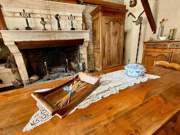 🏡 Maison en pierre pleine de caractère avec potentiel locatif – proche de Cherveux