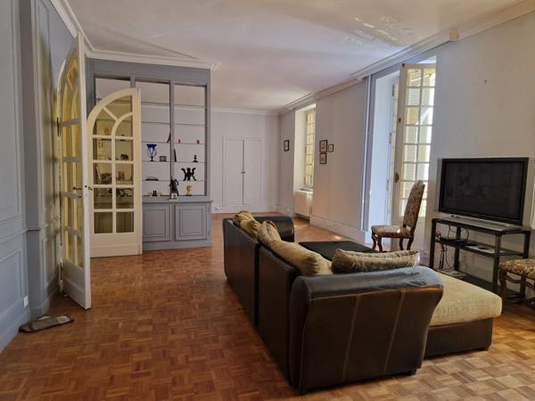 DU PRESTIGE AU COEUR DE LA VILLE... Pontivy (56300)
