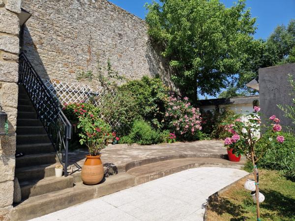DU PRESTIGE AU COEUR DE LA VILLE... Pontivy (56300)