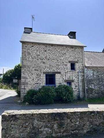 Maison mitoyenne 1 côté Le Mené 70 m²