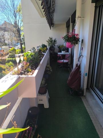 Bel appartement 3 pièces avec balcon, box, cave idéalement situé