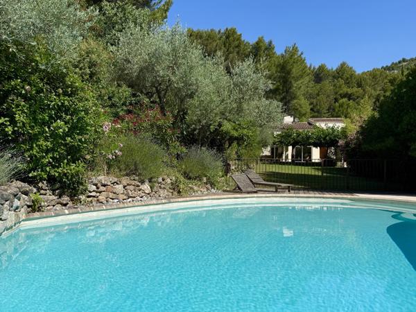 Maison
         11 pièces
        - 190 m² Bien prestige 899 000 € *