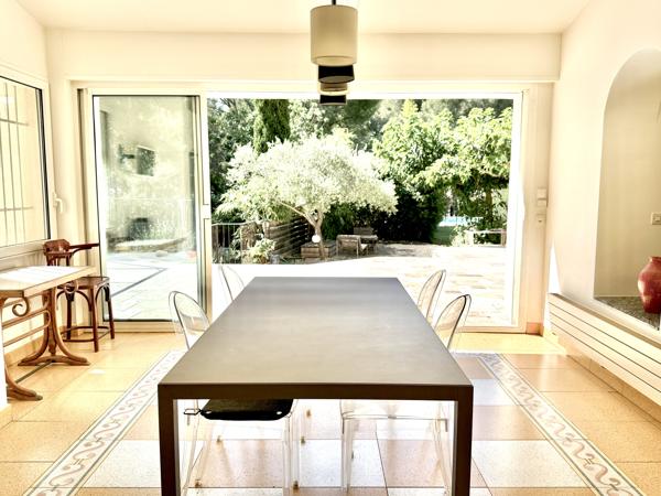 Maison
         11 pièces
        - 190 m² Bien prestige 899 000 € *