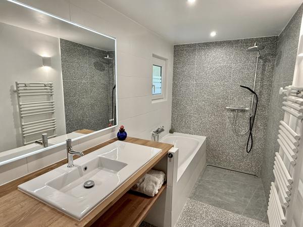 Maison
         11 pièces
        - 190 m² Bien prestige 899 000 € *