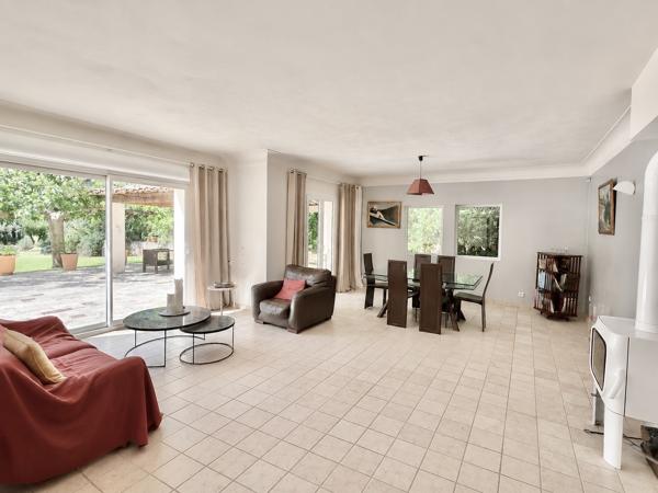 Maison
         11 pièces
        - 190 m² Bien prestige 899 000 € *