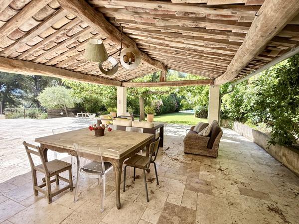 Maison
         11 pièces
        - 190 m² Bien prestige 899 000 € *