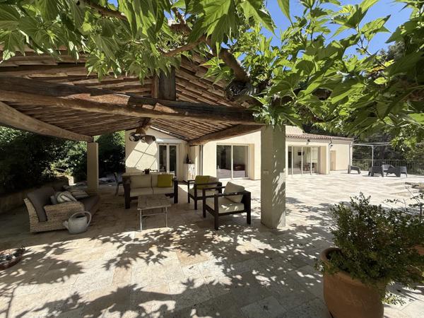 Maison
         11 pièces
        - 190 m² Bien prestige 899 000 € *