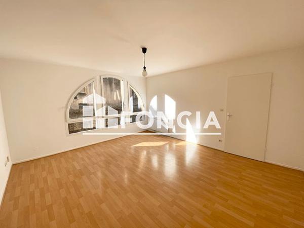 Location Appartement 2 pièces 48.7 m² - 8 PLACE JEANNE D'ARC Metz 57000