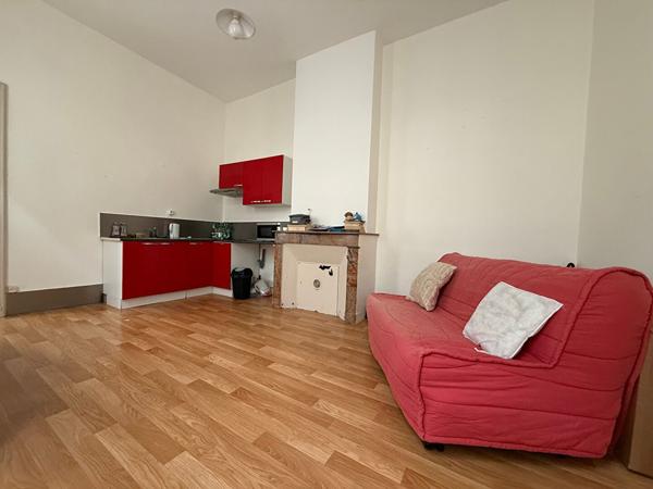 SOUS OFFRE - ROCHEFORT - Appartement 2 pièces avec locataire en place (bail vide)