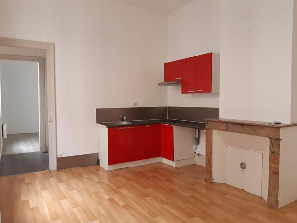 SOUS OFFRE - ROCHEFORT - Appartement 2 pièces avec locataire en place (bail vide)