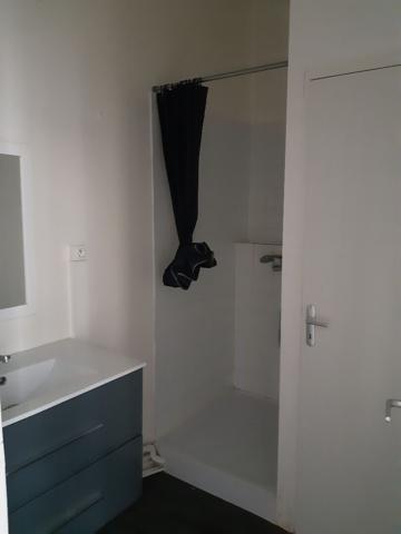 SOUS OFFRE - ROCHEFORT - Appartement 2 pièces avec locataire en place (bail vide)